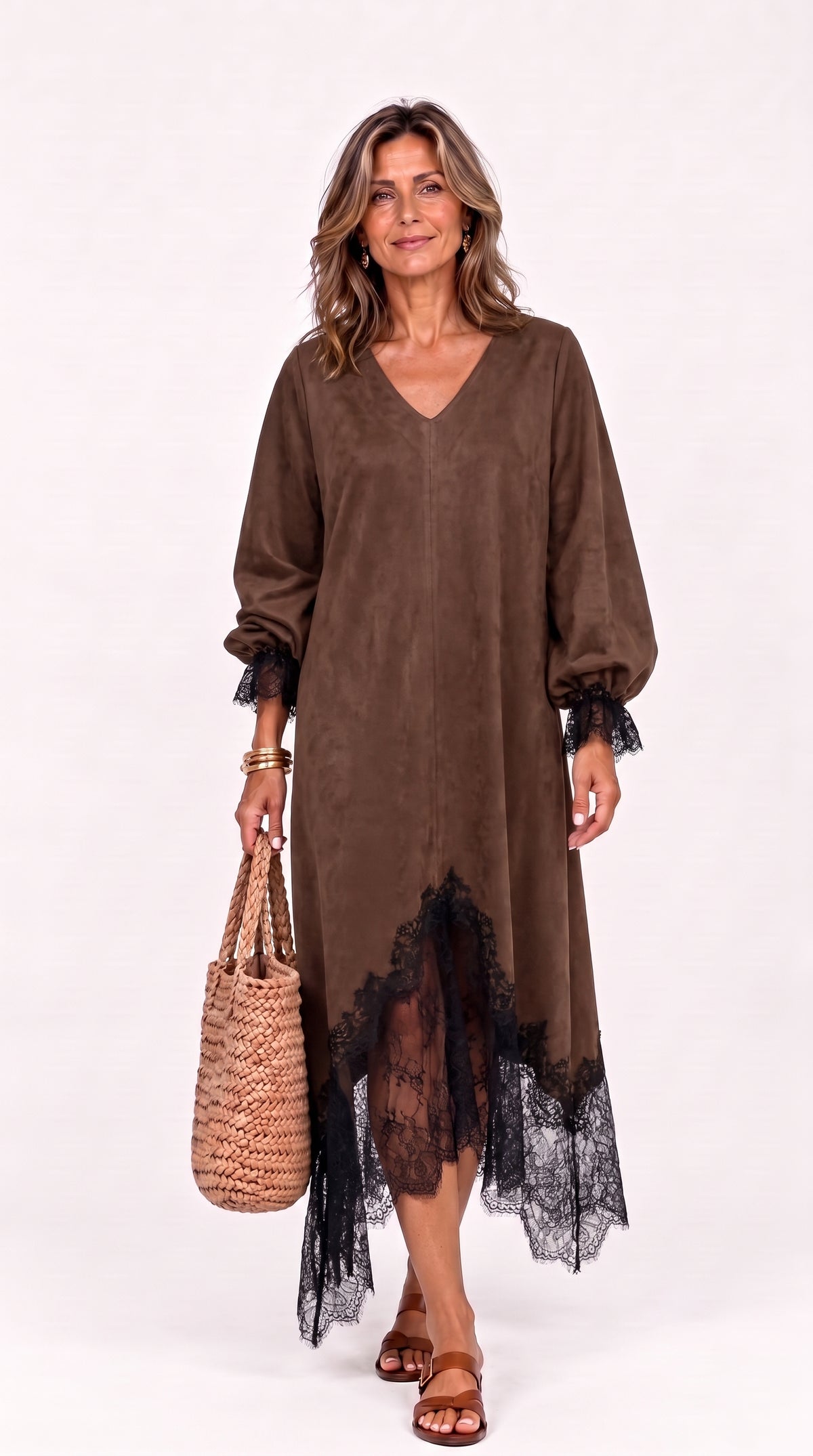 Celia | Vestido oversize de punto brillante con ribetes de encaje asimétricos